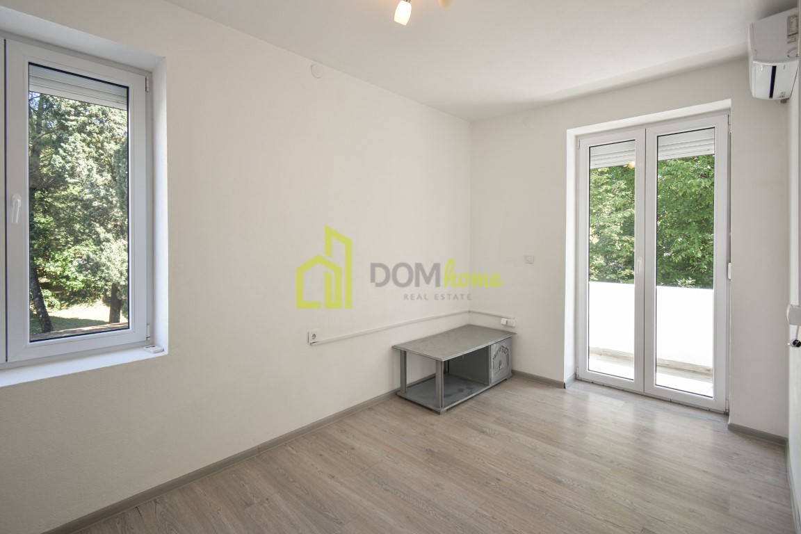Poslovni prostor 75m2, Centar